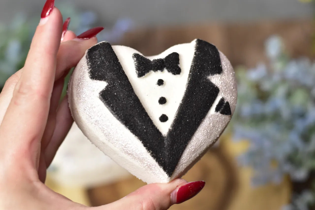 Bride & Groom bath bomb