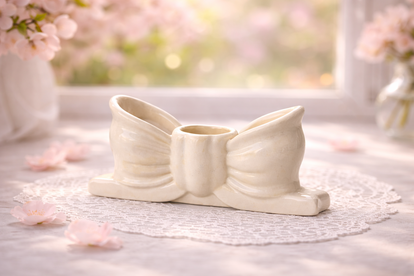 Amélie Bow Holder